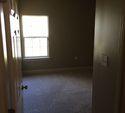 4th image of 513 Warrington Dr