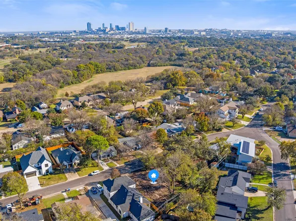 829 Northwood Rd, Fort Worth, TX 76107
