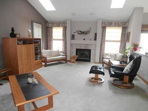 2nd image of 531 Amherst Dr