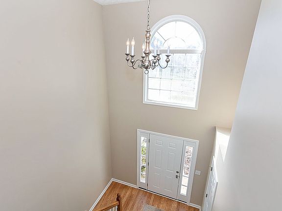 3rd image of 167 Eagle Glen Dr