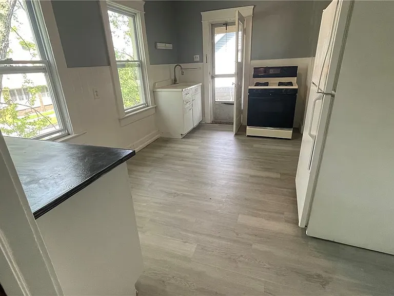 4322 Bush Ave — Photo 30