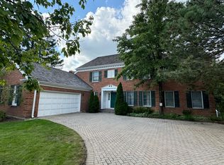 2355 Iroquois Dr, Glenview, IL