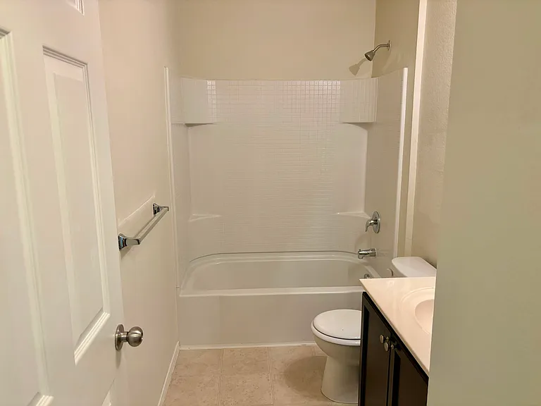 104 Abelia Dr — Photo 8