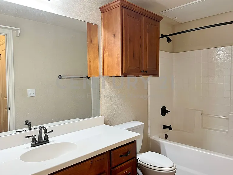 420 W Franklin St #10 — Photo 8