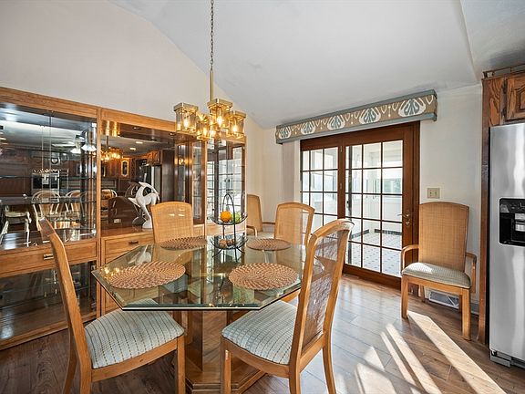 4th image of 50 Mayflower Ln