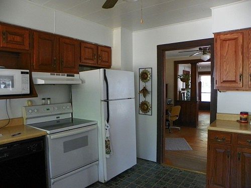 5th image of 428 W Burr Oak St