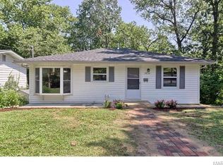 1030 Diversey Dr, Saint Louis, MO 63126