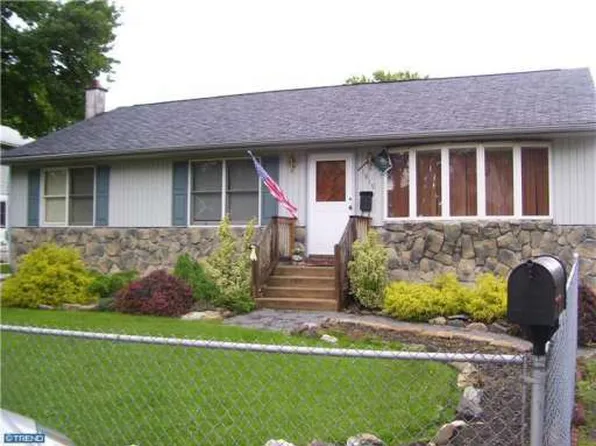 1819 Lincoln St, Croydon, PA 19021