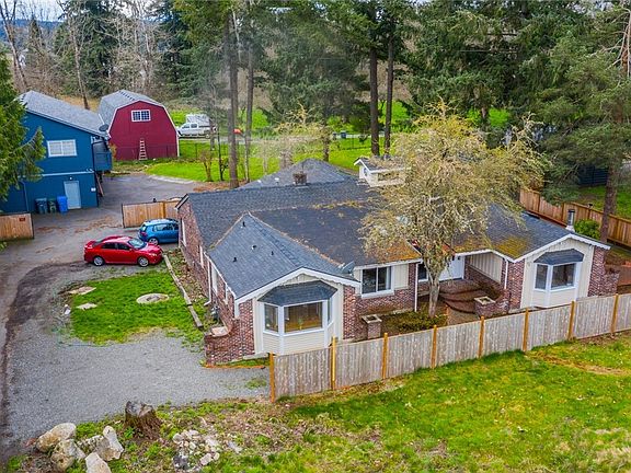 2nd image of 808 128th St E