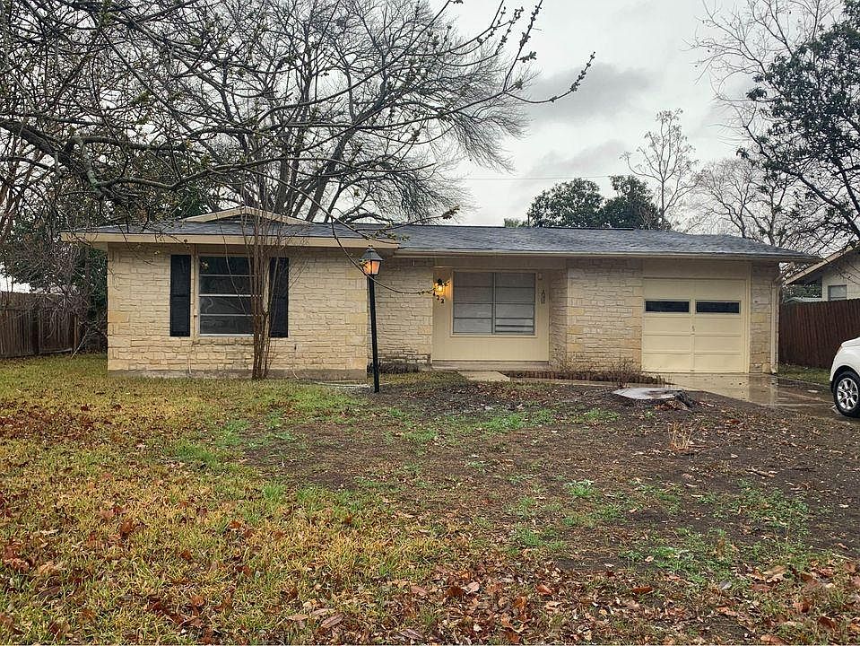 1st image of 422 E Wright Blvd
