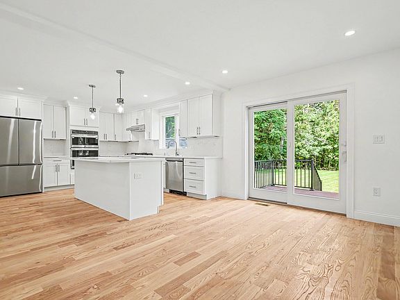 5th image of 7B Lakeshore Dr