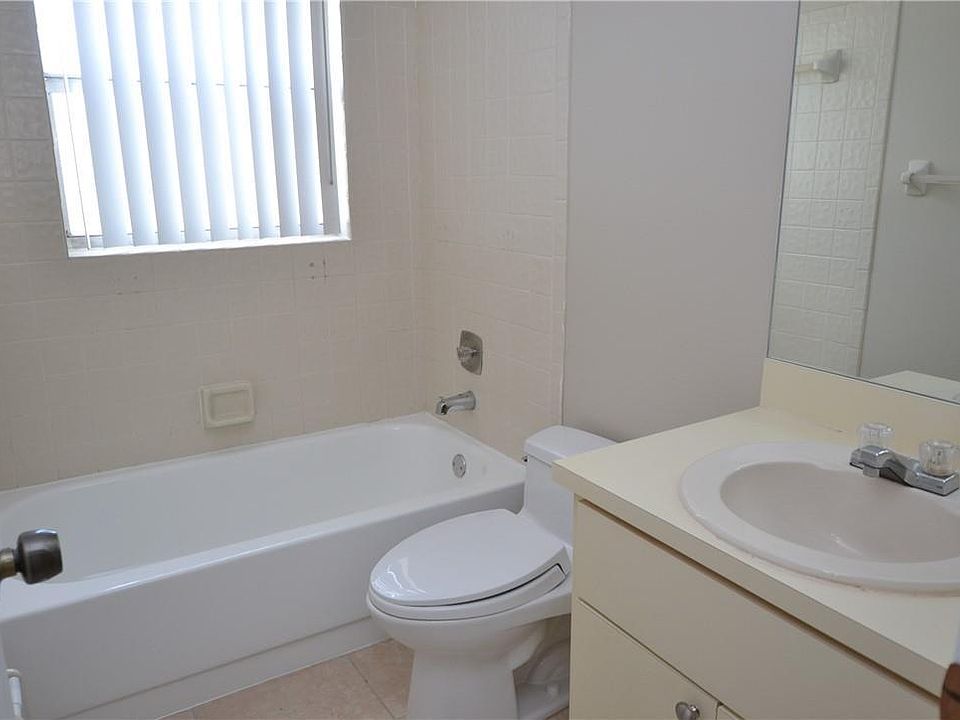 1st image of 10210 Twin Lakes Dr