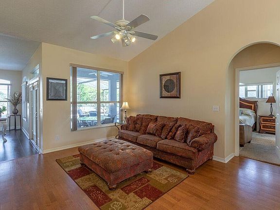3rd image of 14701 Green Valley Blvd