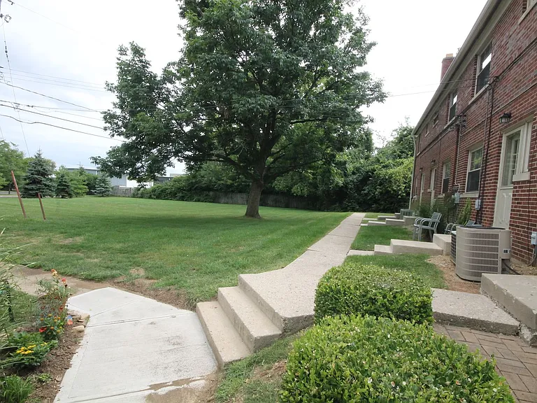 1139B Sells Ave — Photo 39