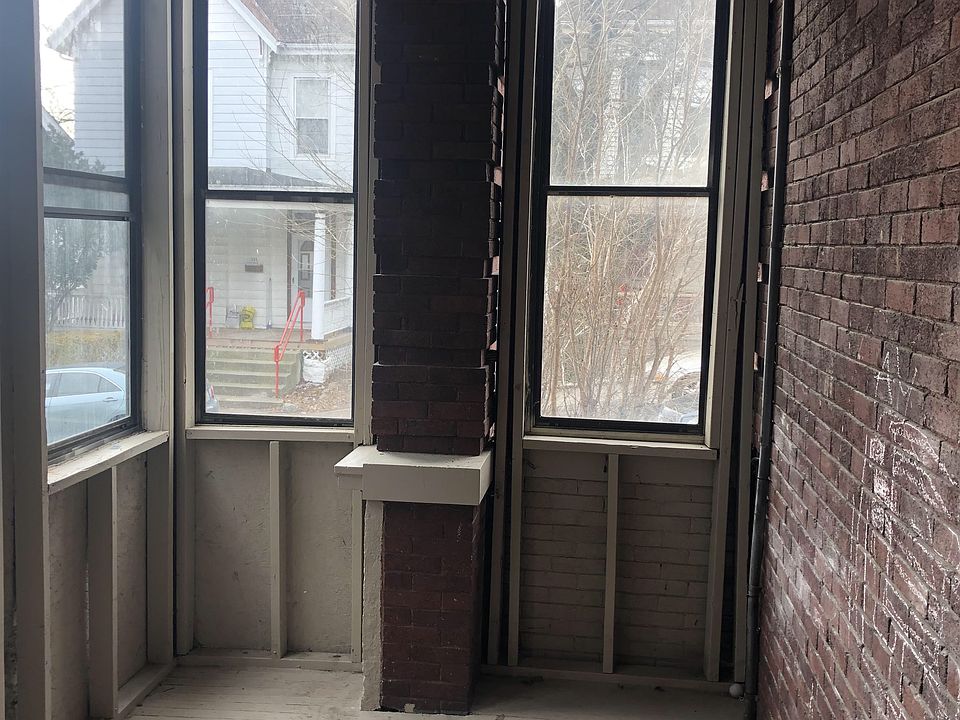1st image of 222 McCormick Pl #10921357