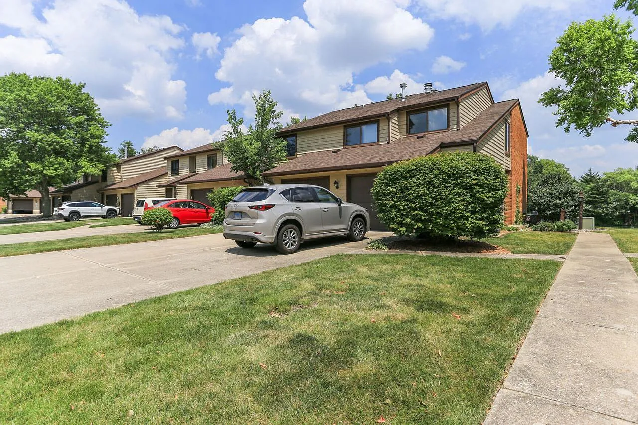 2130 Harbortown Cir photo 1