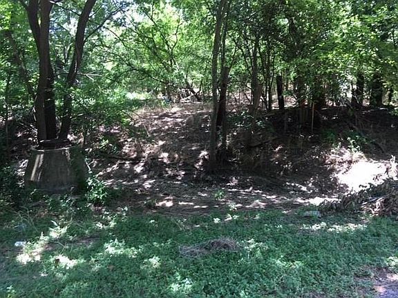 4th image of 800 E Evergreen St Lot 1