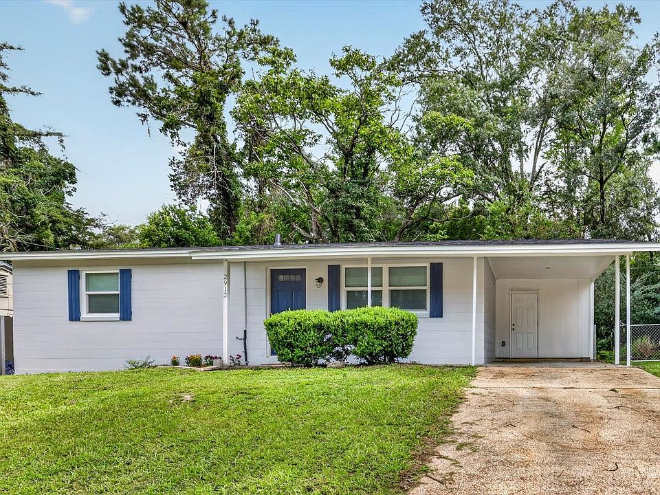 1st image of 2912 Oakwood Dr
