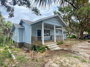 857 8th St, Cedar Key, FL 32625