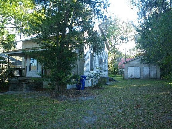 3rd image of 114 E Saint Johns Ave