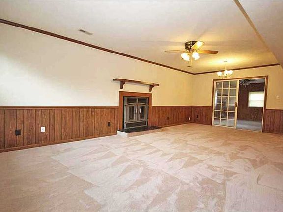 3rd image of 750 Terrace Dr