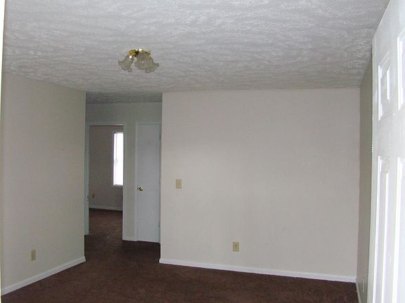 4th image of 652 Jena Beth Dr