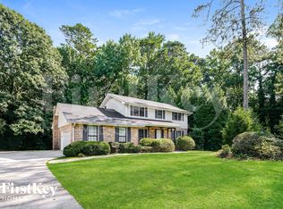 5659 Fern Creek Dr, Lilburn, GA 30047