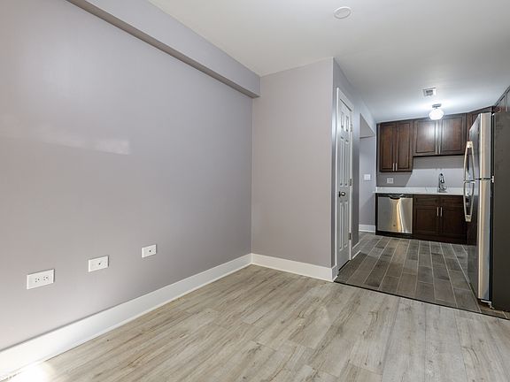 3rd image of 4821 N Sawyer Ave #G