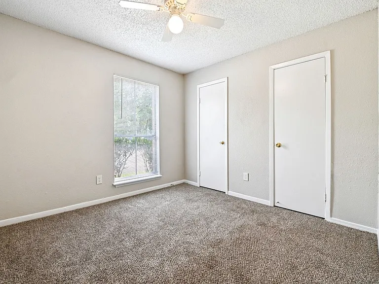 Pine Creek Apartments — Photo 58
