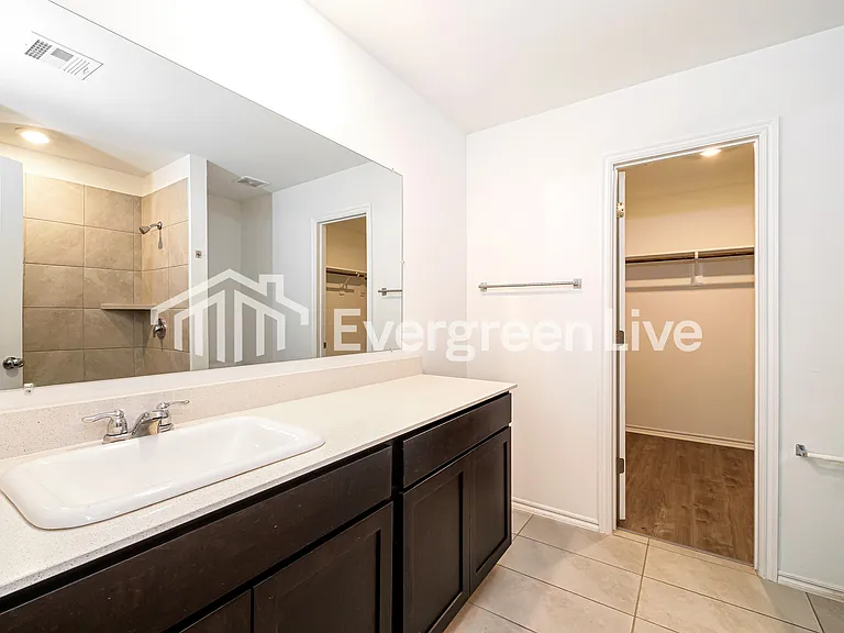 10905 SW 22nd St — Photo 9