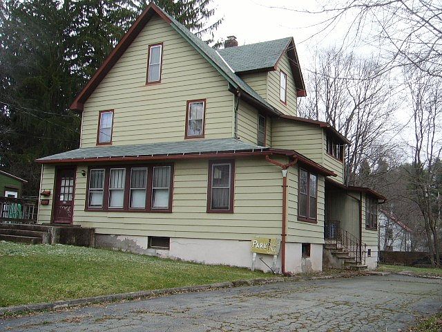 1st image of 251 Sprague Ave