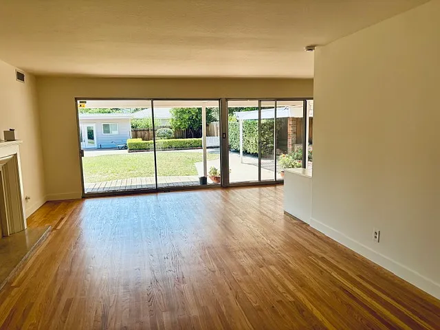 5260 K St — Photo 2