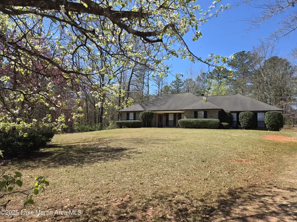 68 Baker Ln, Tallassee, AL 36078