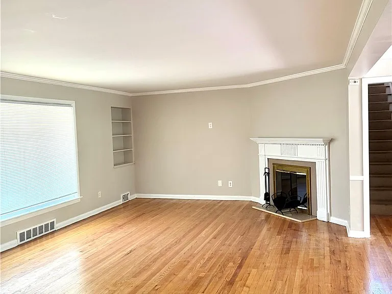 28175 Shaker Blvd — Photo 2