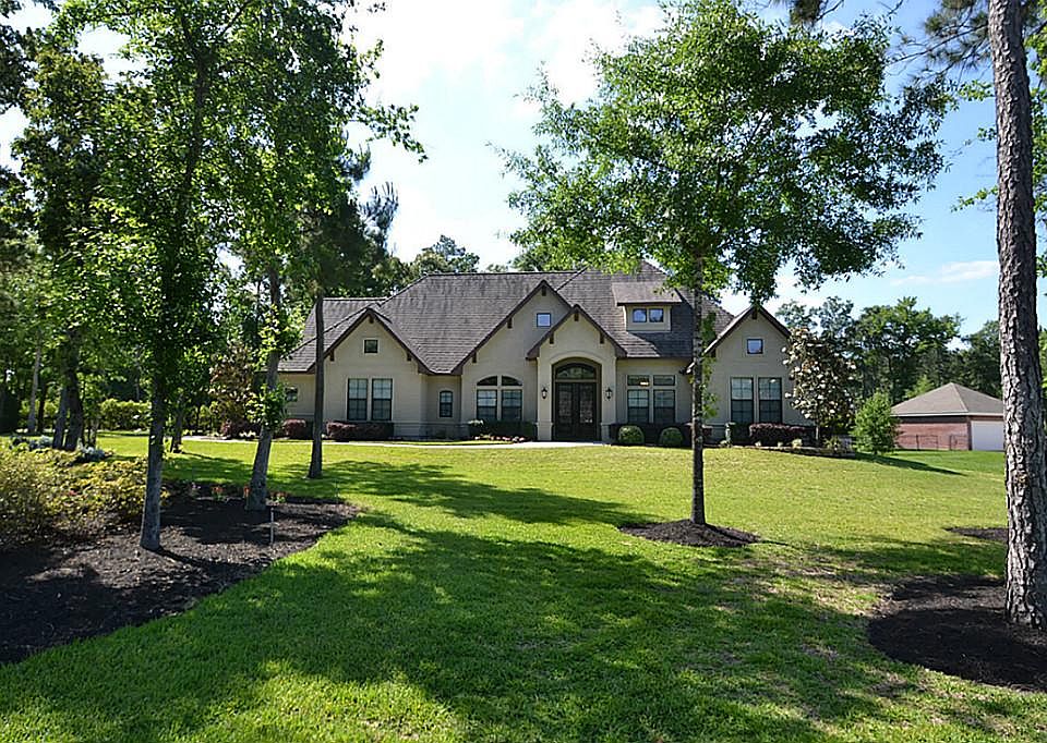 Front view of this exceptional home located on a corner lot at 4014 Rayford Rd.