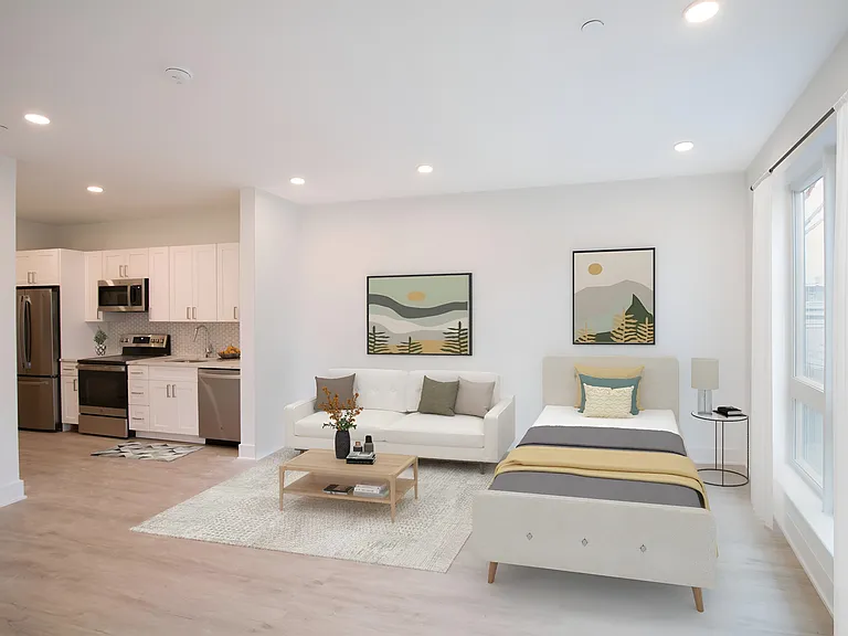 1325 N Lee St — Photo 13