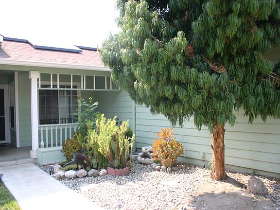 3rd image of 2070 Evelyns Dr