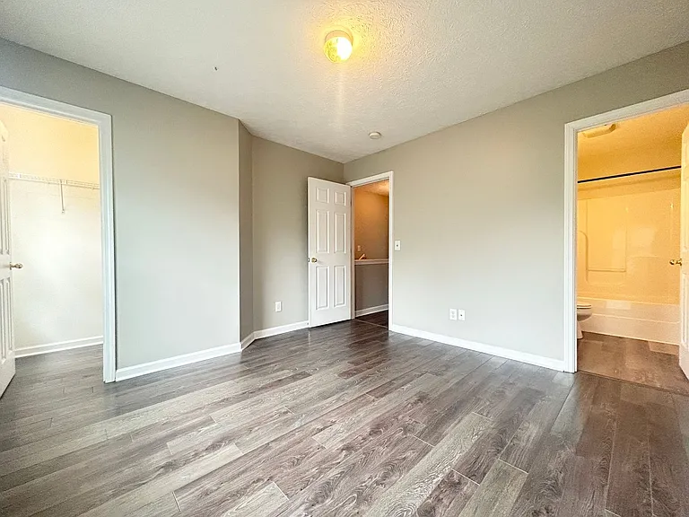 209 Shadow Glen Dr — Photo 24