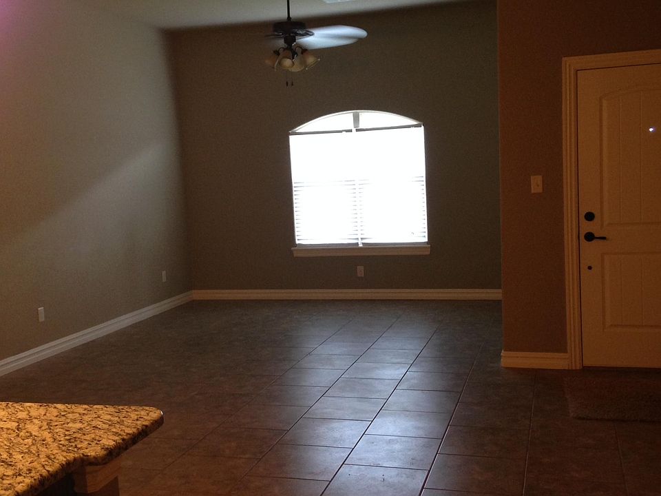 2nd image of 6118 White Oak Cir