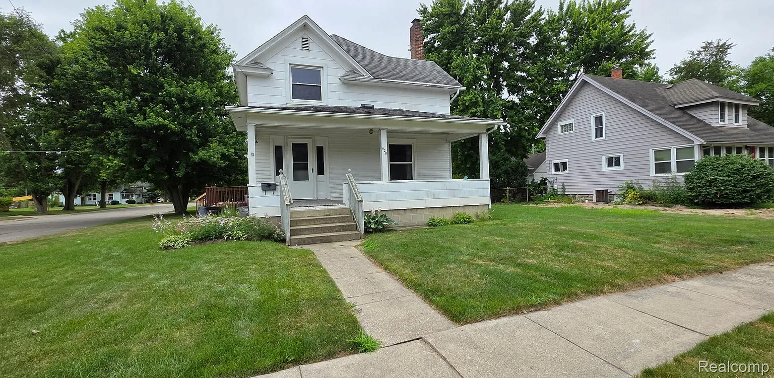 428 Ideal St photo 1