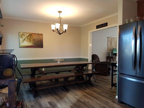 5th image of 1034 Grove Ln