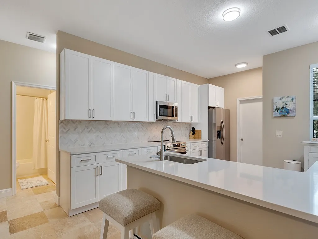 3 bed, 1400 sqft, $2,950 — Photo 4