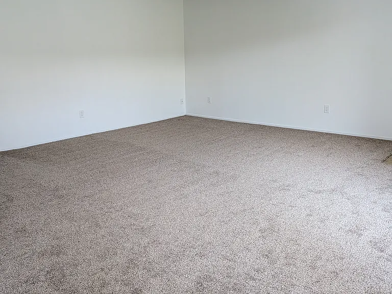 10348 Paramount Blvd #204 — Photo 9