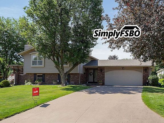3rd image of 908 26th Avenue Ct