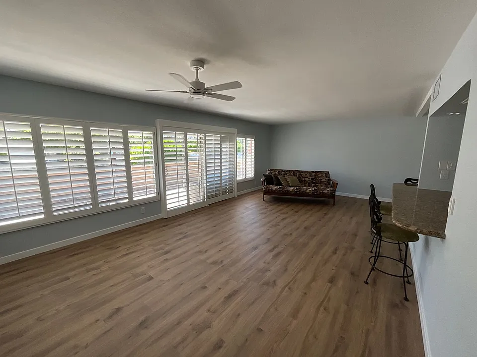 1702 Capri Cir