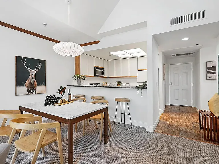 411 Park Ave #301 — Photo 2