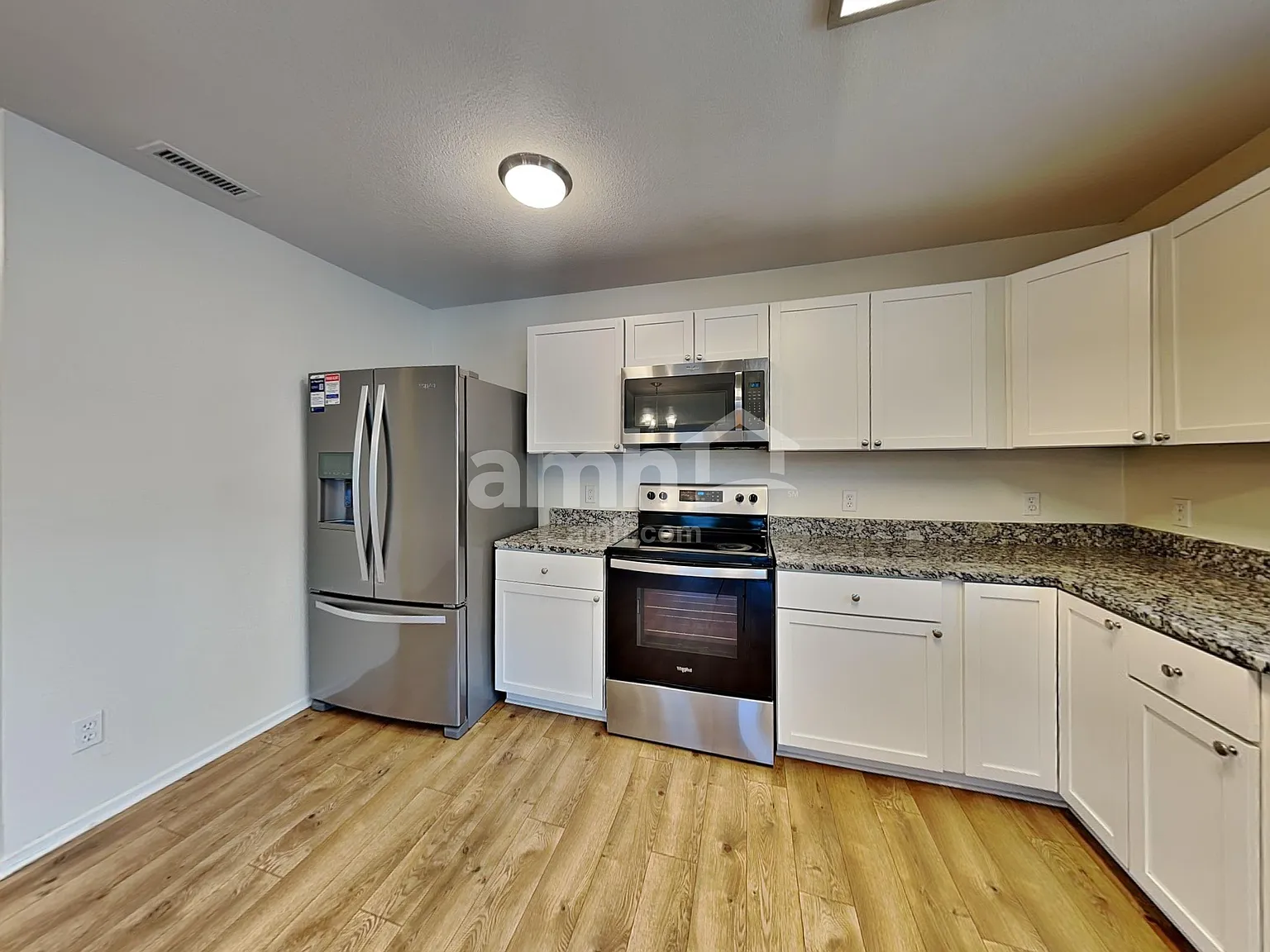 3 bed, 2.5 bath, 1816 sqft, $2,030 — Photo 3