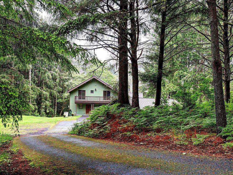 2nd image of 1383 SW Pine Dr