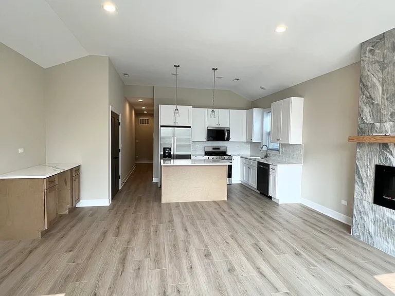 4934 S Champlain Ave #3 — Photo 5