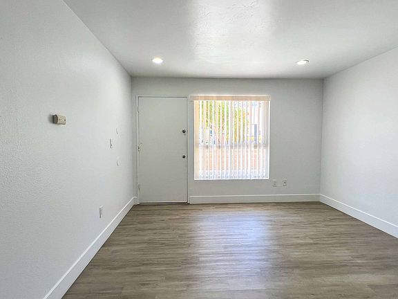 4th image of 5048 Wightman St APT 07